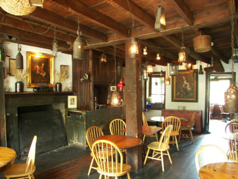 colonial-tavern.jpg