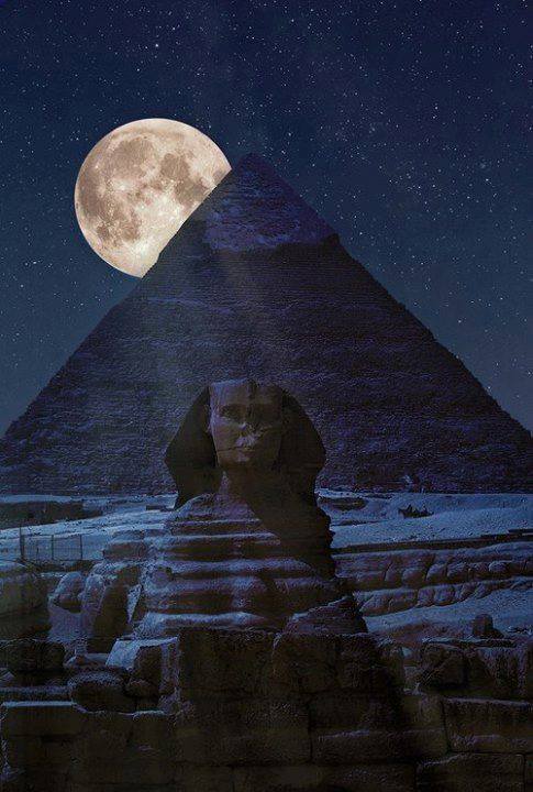 egypt___pyramids_night_by_i_use_windows_vista-d7f2vxs.jpg