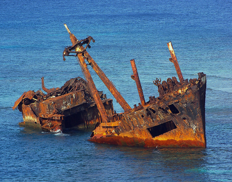 shipwreck-honduras-L.jpg