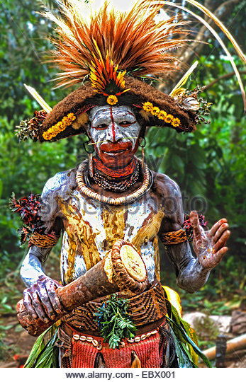 colorful-huli-wigmen-with-painted-face-papua-new-guinea-ebx001.jpg