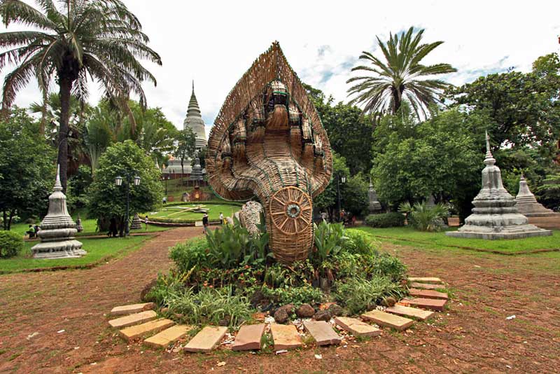 Cambodia-Phnom-Penh-Wat-Phnom.jpg