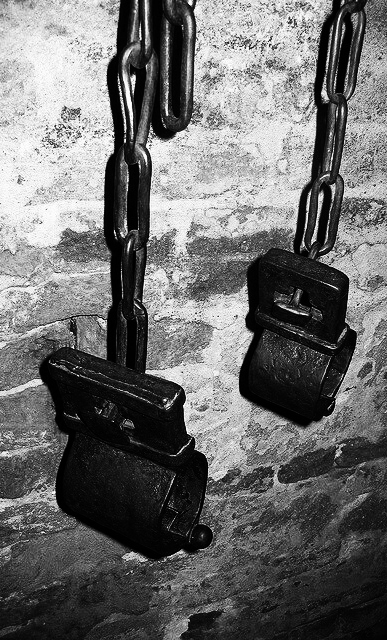 shackles.jpg