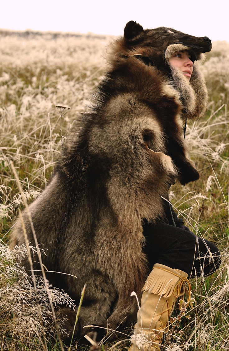 Bearskin Cloak 02.jpg