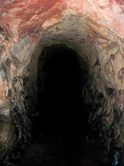 a tunnel.jpg